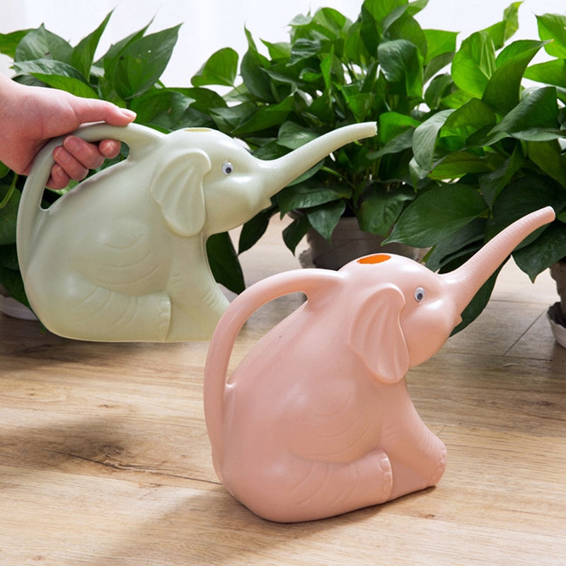 Watering Pot - Lifestyle Bravo