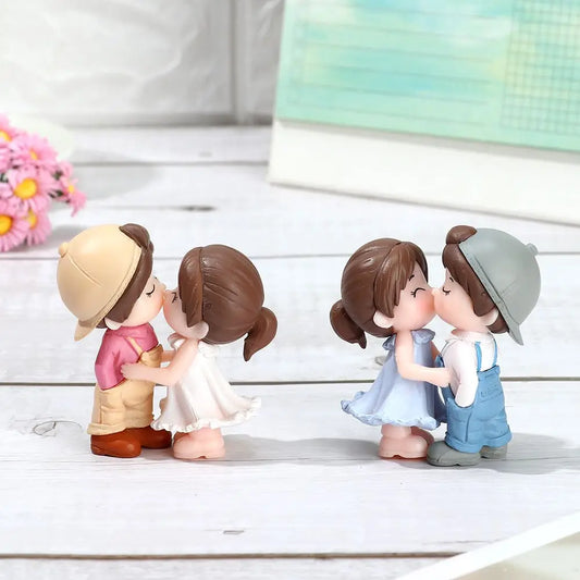 Miniature Happy Lovers - Lifestyle Bravo
