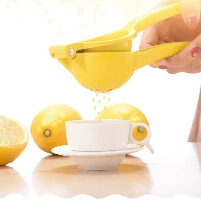 Hand-held Lemon Squeezer - Lifestyle Bravo