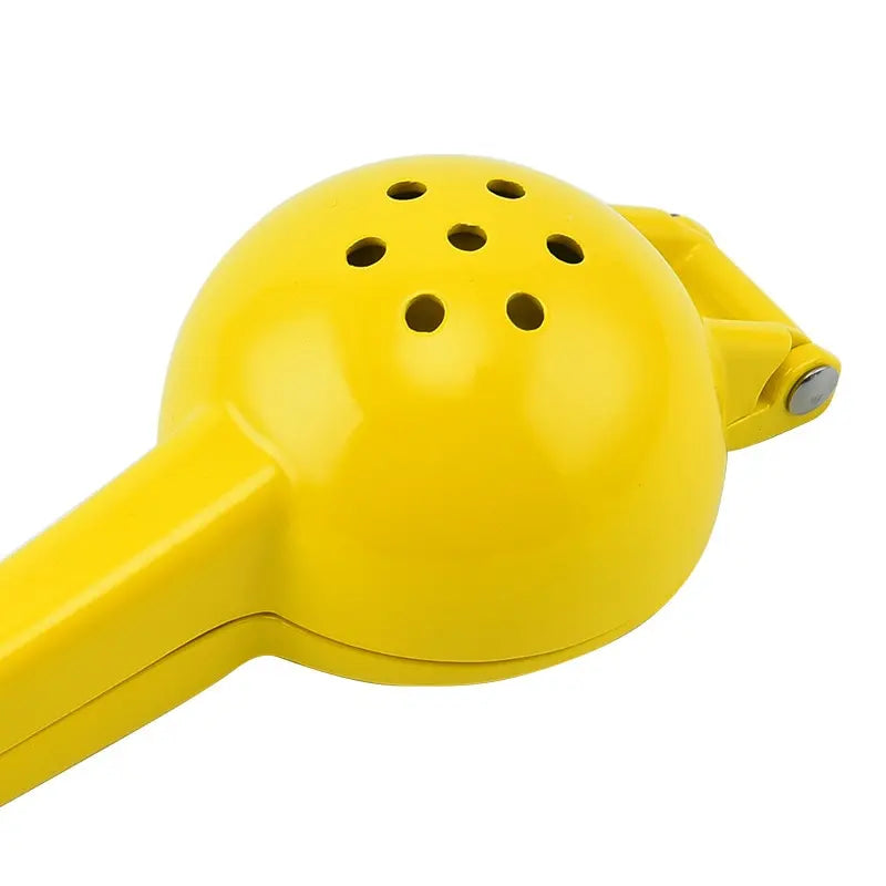 Hand-held Lemon Squeezer - Lifestyle Bravo
