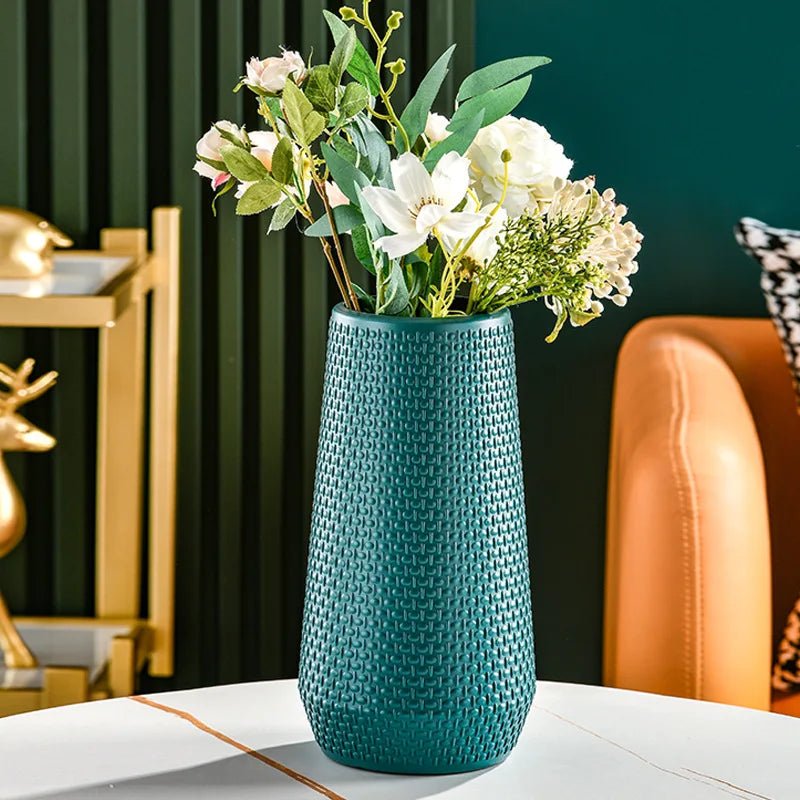 Modern Flower Vase - Lifestyle Bravo