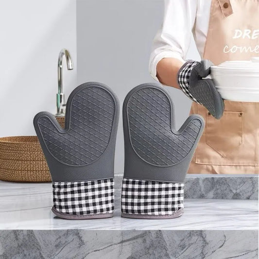 Silicone Insulated Oven Mitt - Lifestyle Bravo