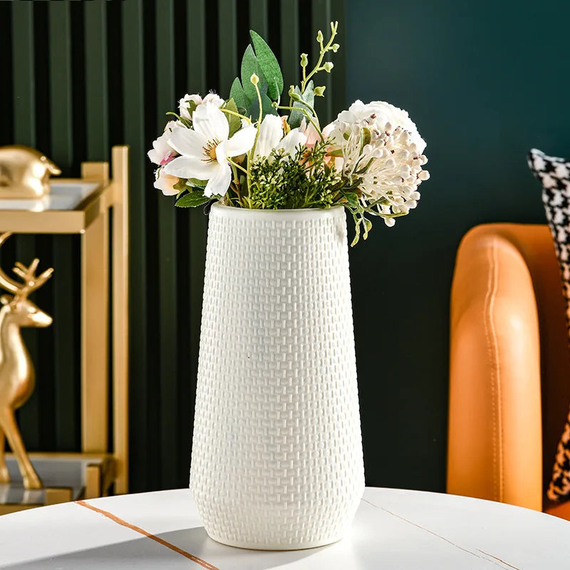 Modern Flower Vase - Lifestyle Bravo