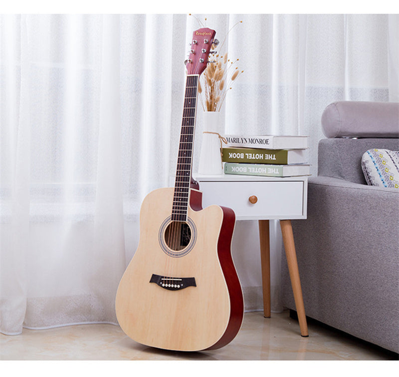 Acoustic Guitar - Lifestyle Bravo
