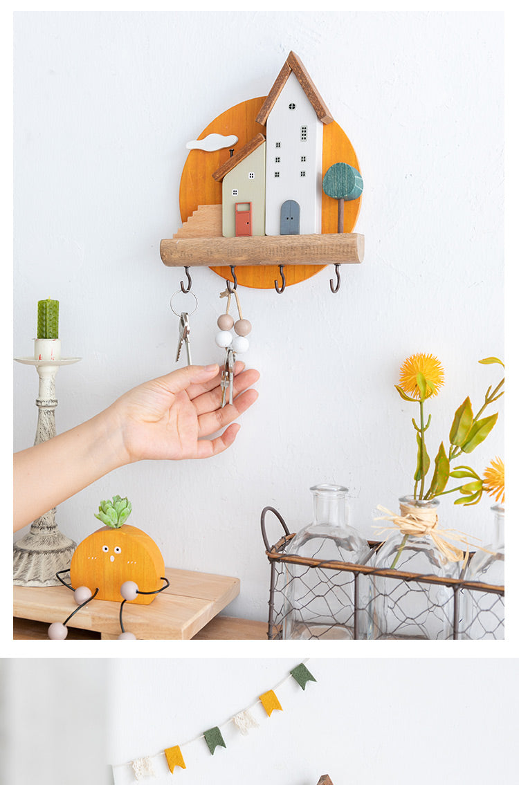 Hanging Wooden Key Holder - Lifestyle Bravo